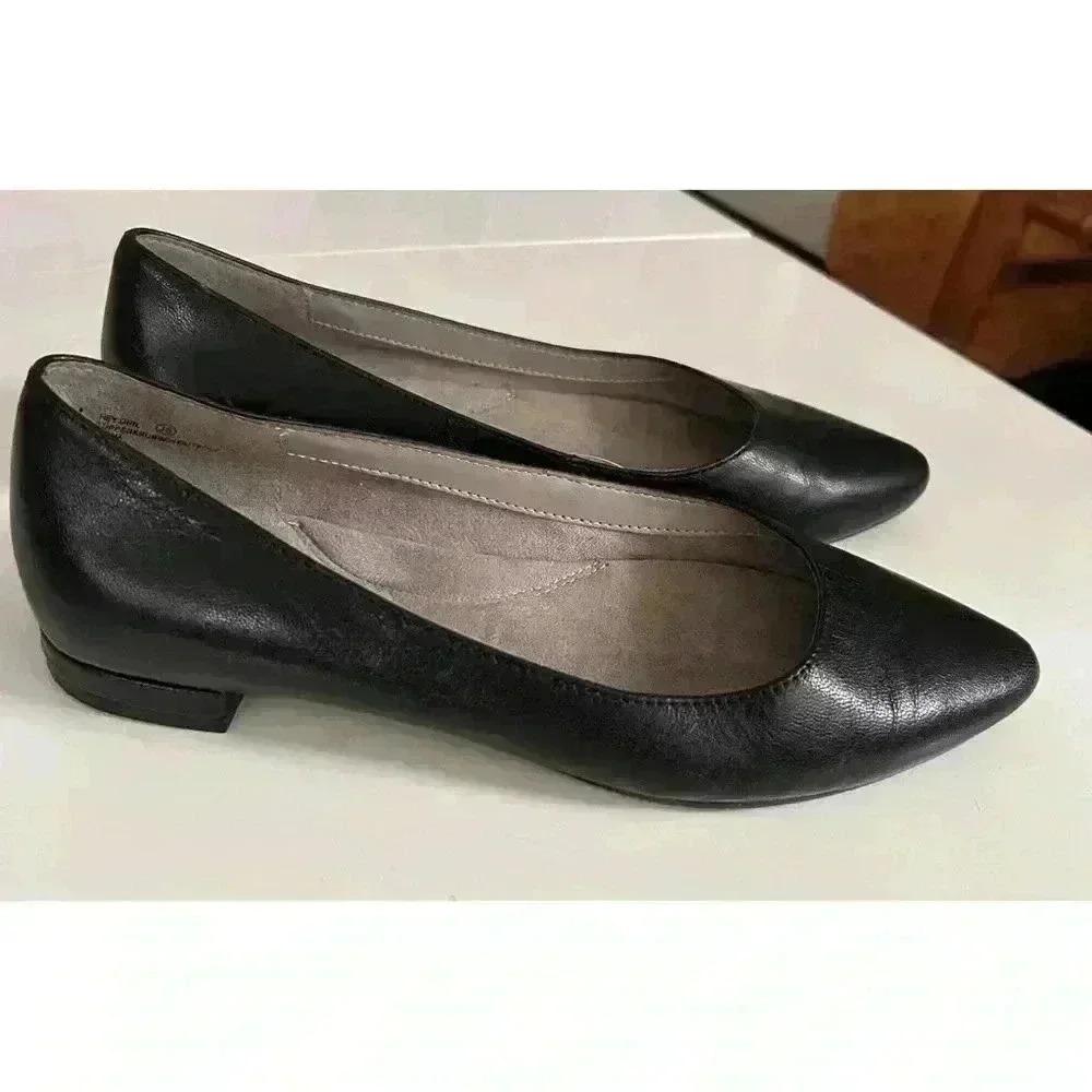 Aerosole Black Flats in Size 5